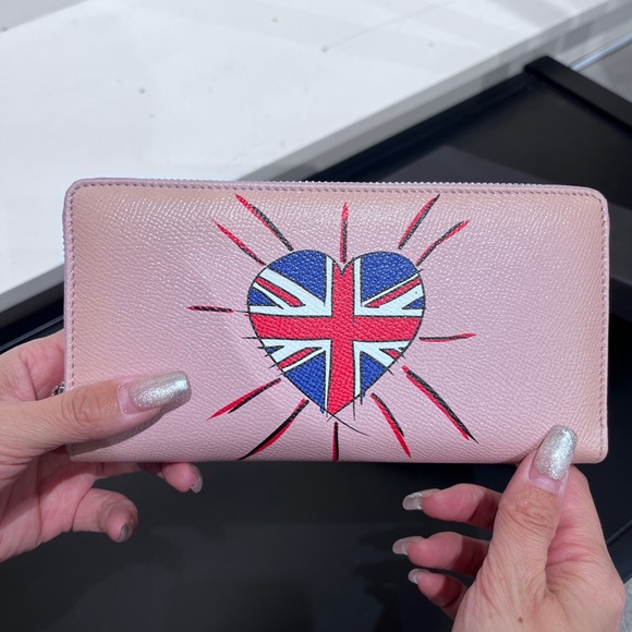 Dolce & Gabbana Handbags - Authentic Dolce & Gabbana Heart Wallet NWT